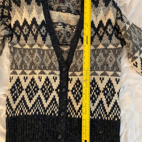 Princeton Club Women’s Acrylic/Wool Button Up Sweater w/ Shoulder Pads - Size M - Picture 5 of 7